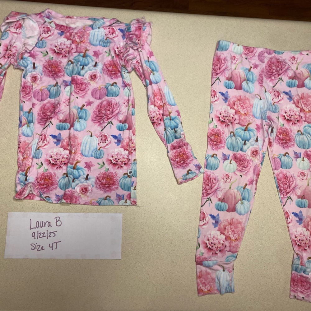 Bums and roses 4T pajama with ruffle shoulder